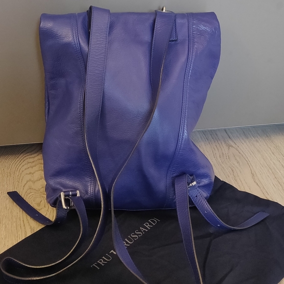 Trussardi (Italy) Blue Leather Backpack 🇮🇹 - Picture 2 of 4